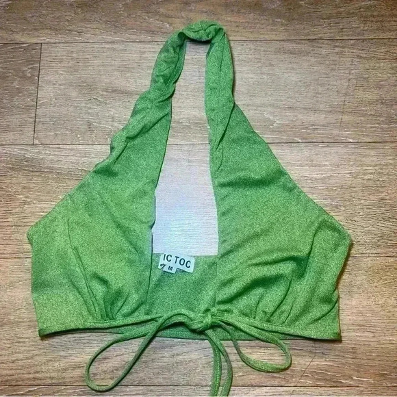 Women's Green Crop-top size medium - Picture 1 of 3